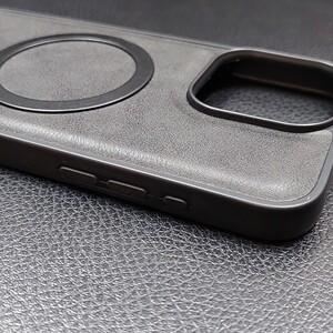 MagSafe Leather Case iPhone 14 / син /